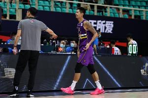 直播吧：吉林有望签下正在试训的孙思尧 顶替曾繁日的位置空缺